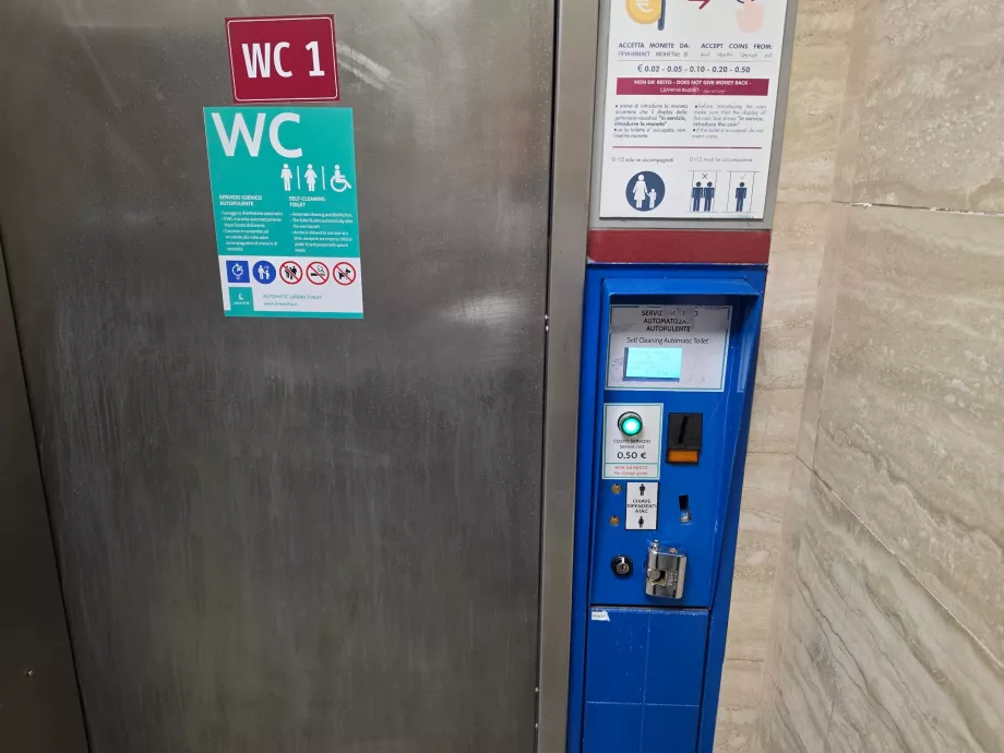 50 centov za toaletu v metre