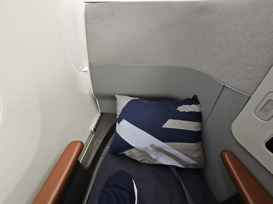 Vankúš na rozkladacej posteli