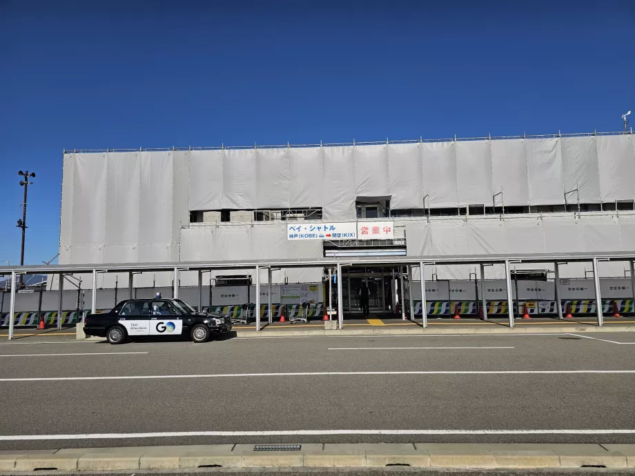 Prístavisko lodí smerom k letisku Osaka