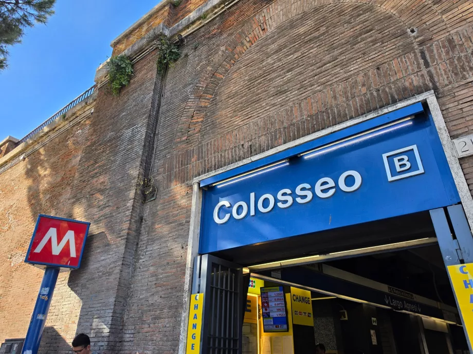 Stanica metra Colosseo
