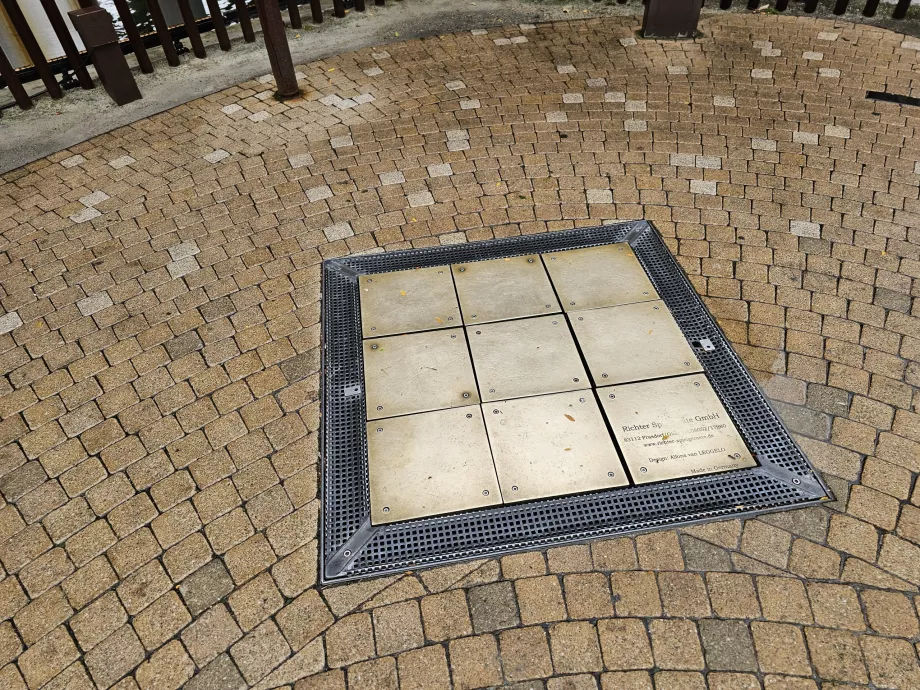 Malý ostrov, zvuková doska