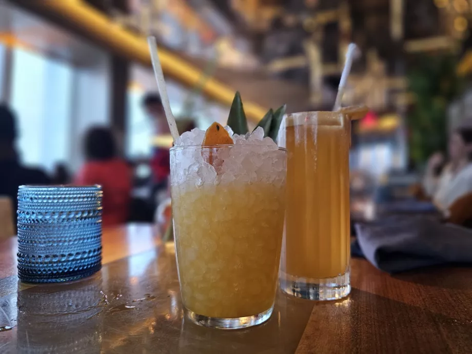 Ďalšie koktaily v reštaurácii Peak