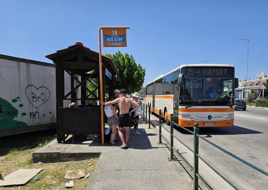 Autobus v meste Faliraki