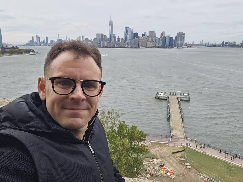 Ja na obzore - Socha slobody