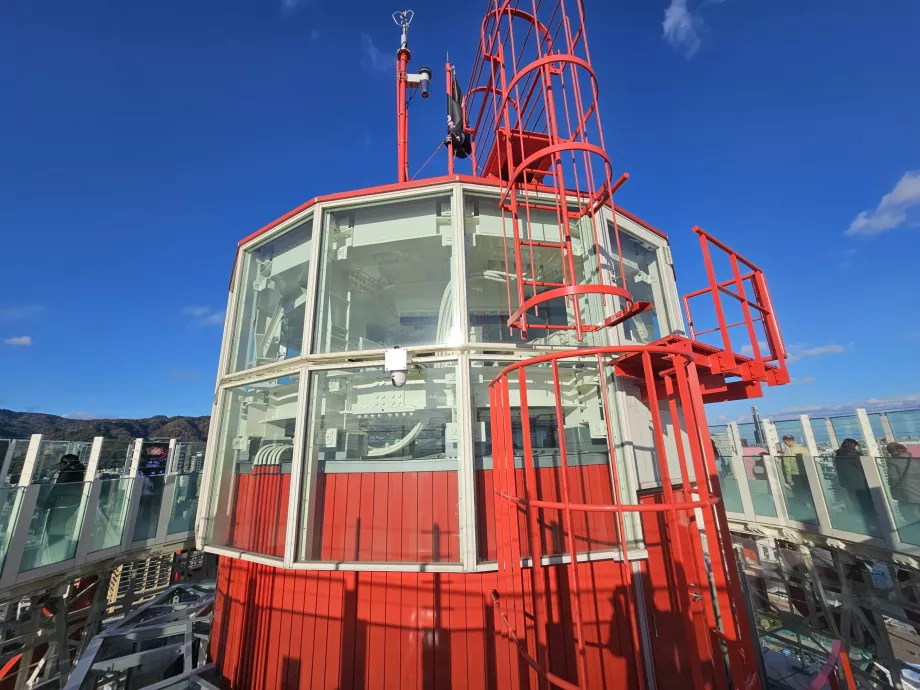 Maják v prístavnej veži v Kobe