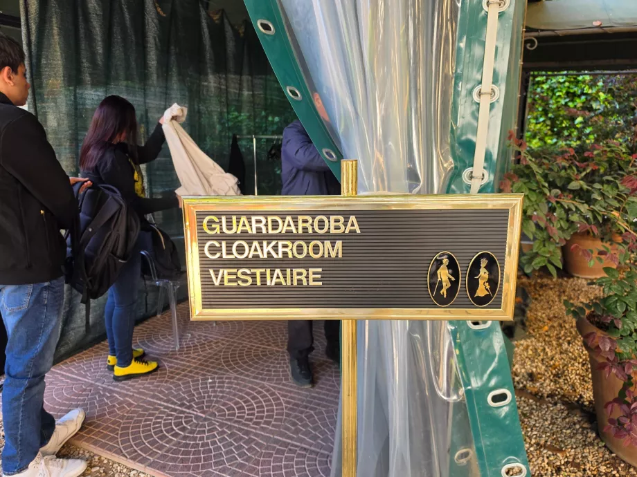Galleria Colonna, úschovňa batožiny
