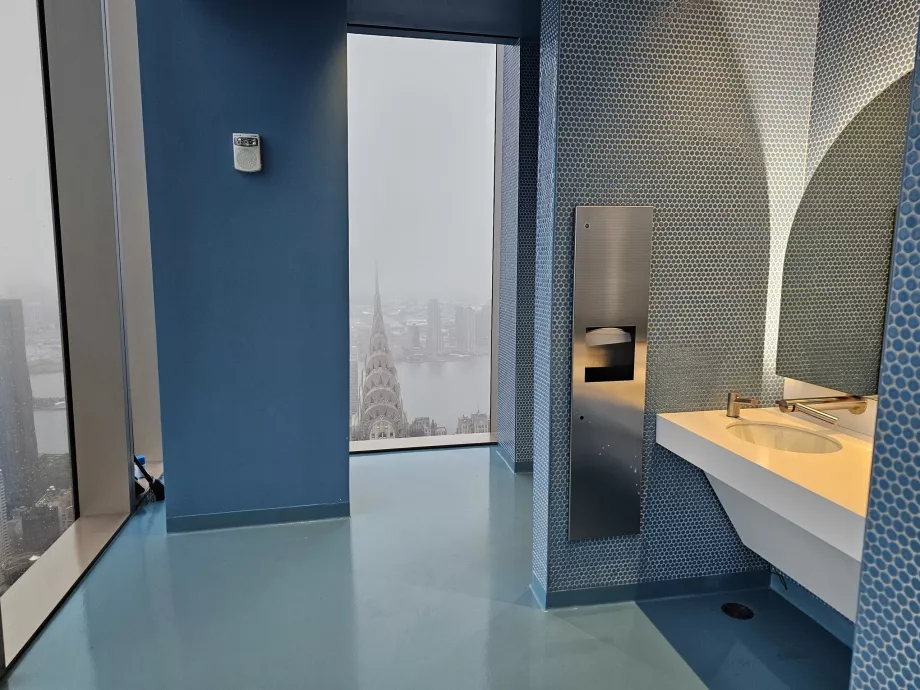 Summit One Vanderbilt, kúpeľne s výhľadom