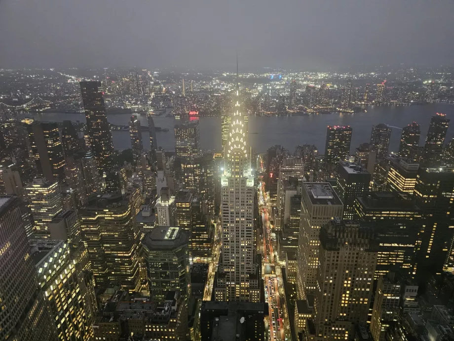 Summit One Vanderbilt, nočný pohľad