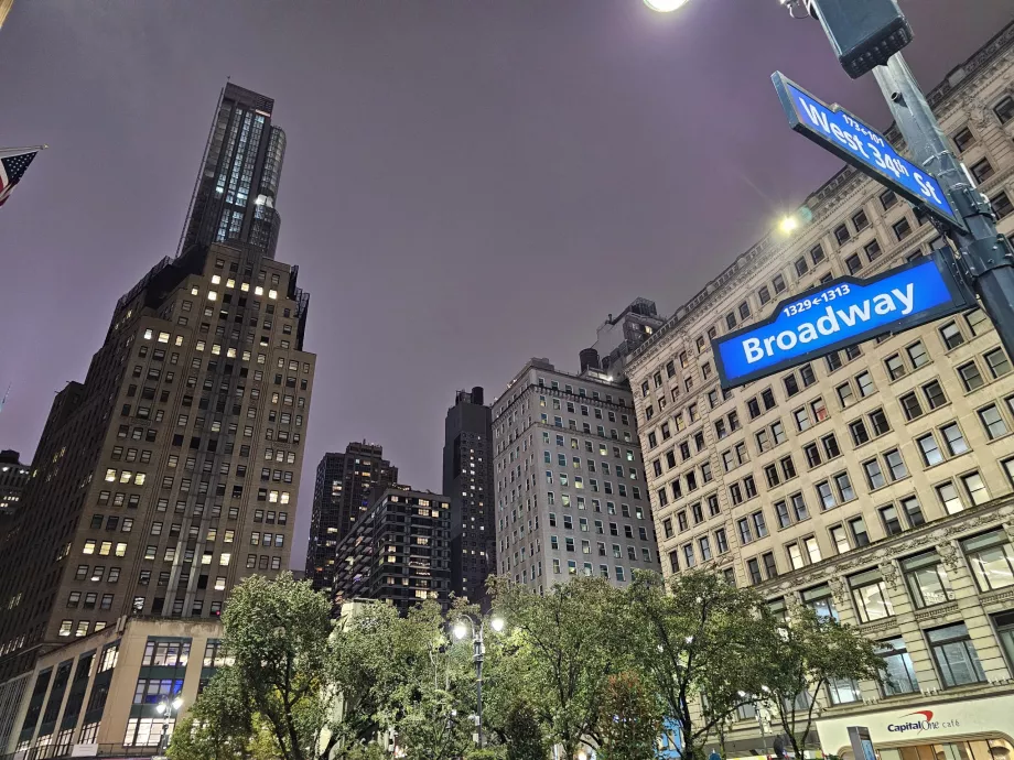 Broadway, značka