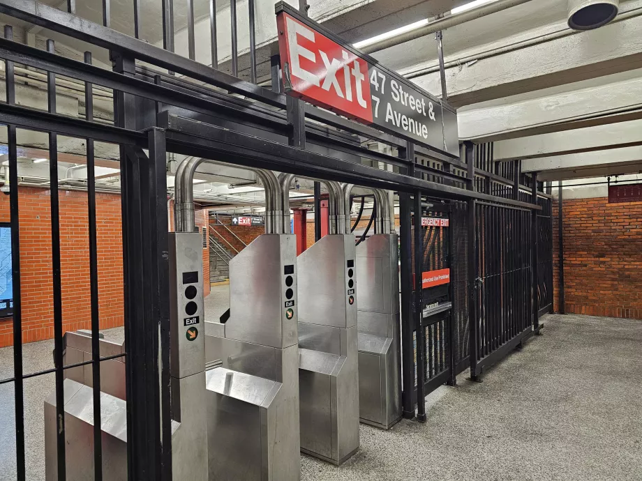 Výstup zo stanice metra