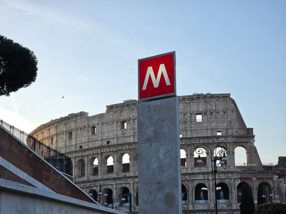 Stanica metra Colosseo