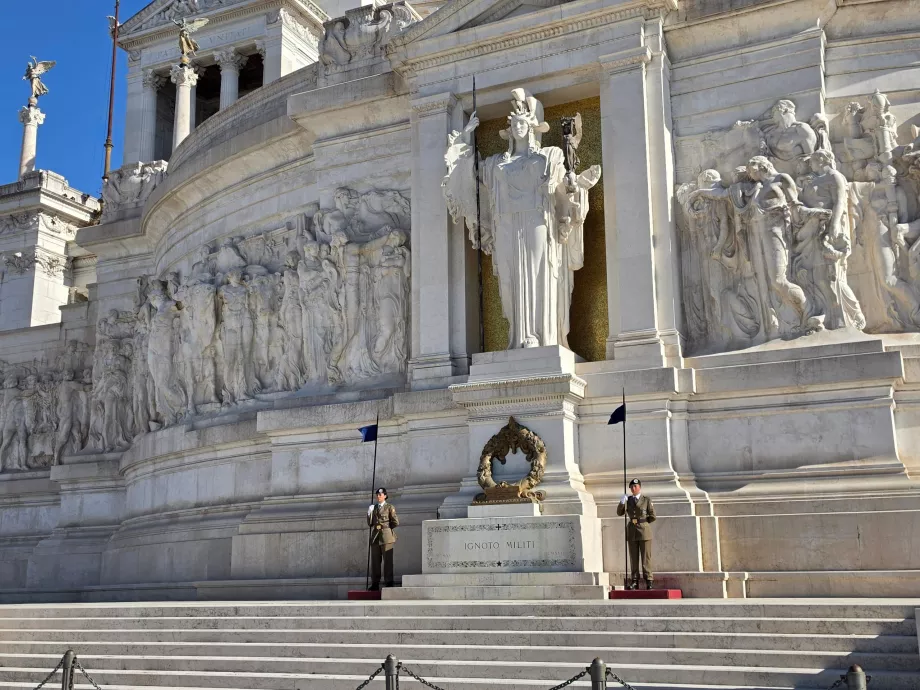 Altare della Patria, hrobka neznámeho vojaka