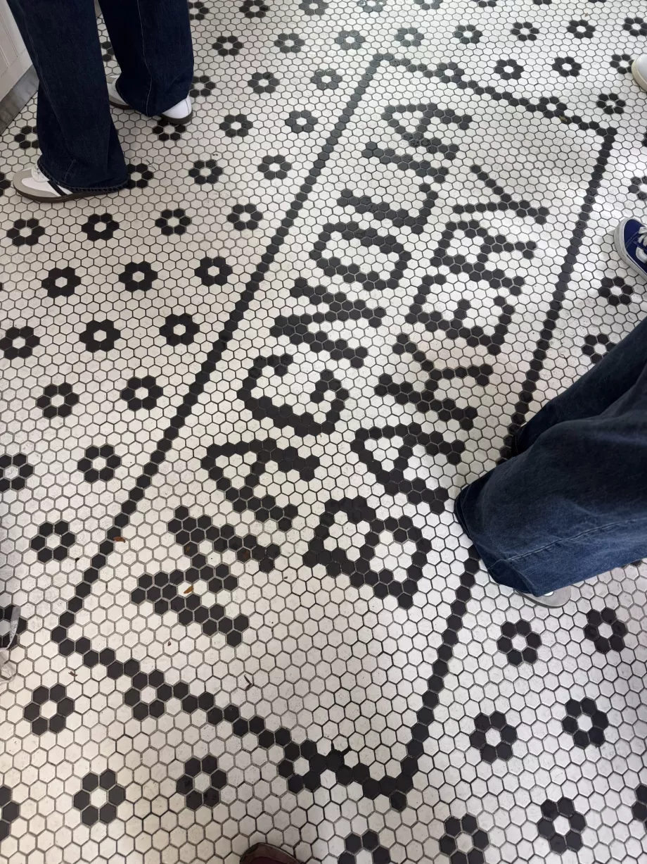 Pekáreň Magnolia, nápis