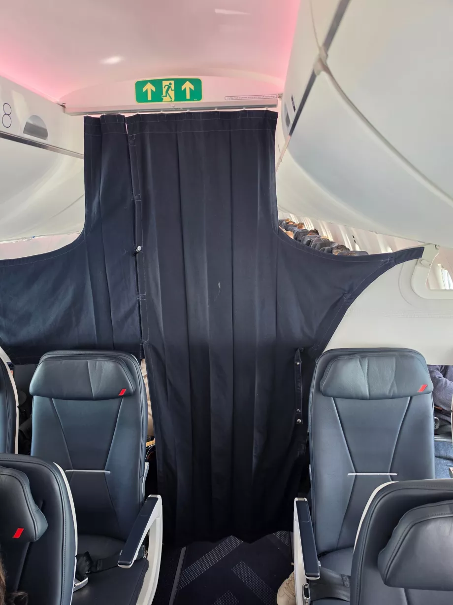 Sekcie Business a Economy Class
