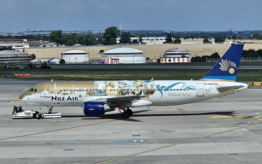 Nile Air, Airbus A320 na letisku Praha