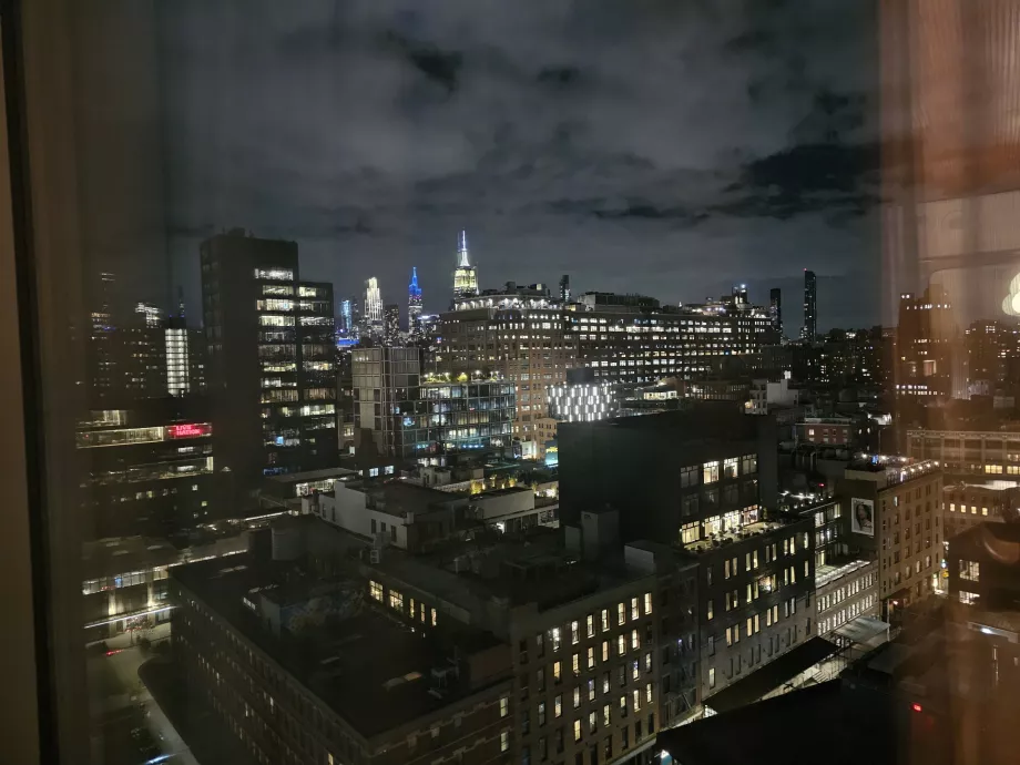 Pohľad z izby na Empire State Building