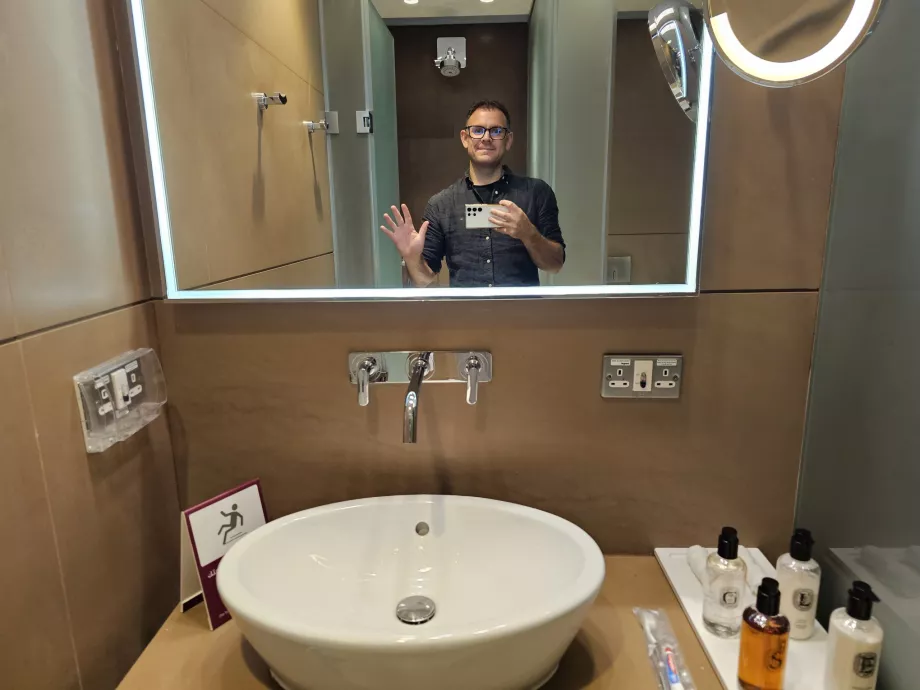 Christopher v sprchovacom kúte