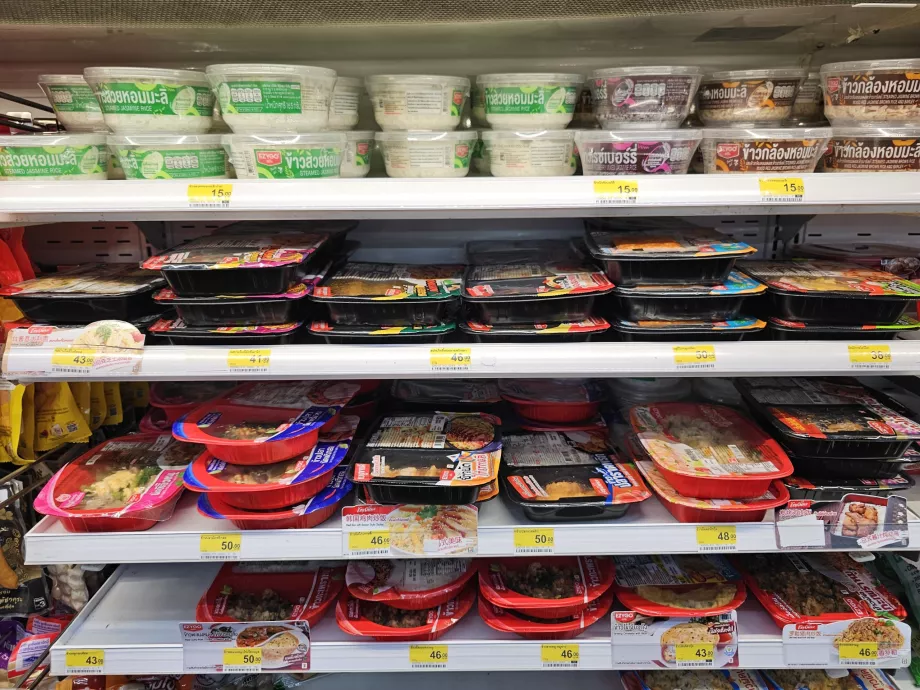 Hotové teplé jedlá pripravené na okamžité ohriatie